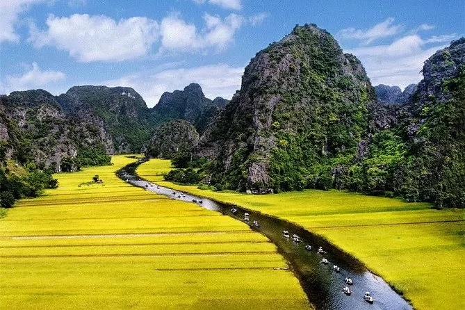 Day 2(23.08.2023): Day Excursion to NinhBinh province | Take a boat ride through a series of Limestone caves